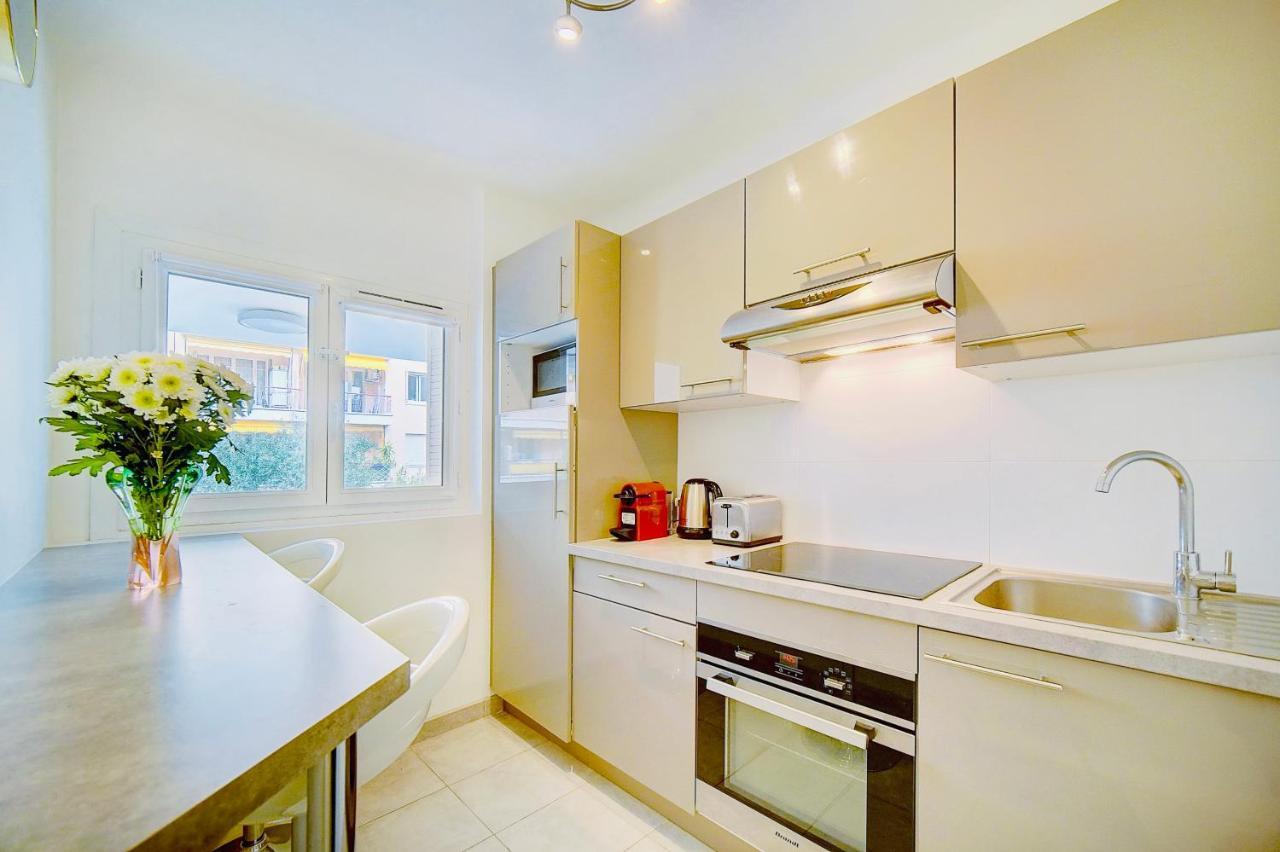 2 Bedroom Luxury Flat With Balcony Cannes Center Bagian luar foto