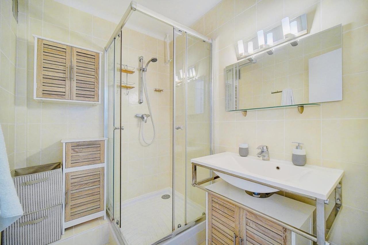 2 Bedroom Luxury Flat With Balcony Cannes Center Bagian luar foto