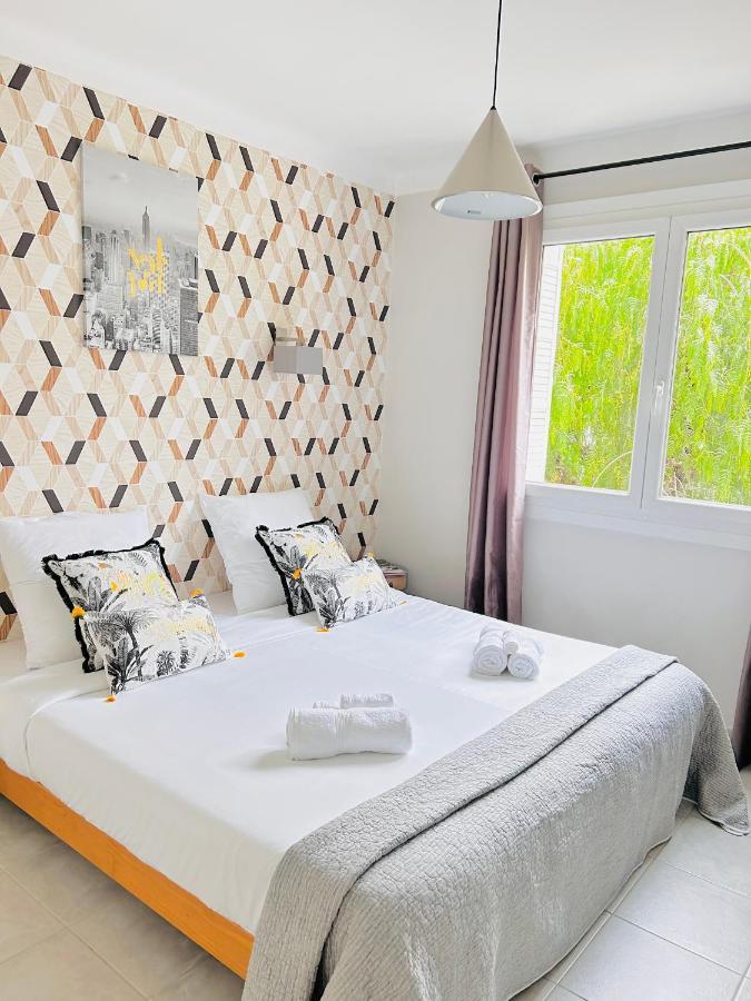 2 Bedroom Luxury Flat With Balcony Cannes Center Bagian luar foto